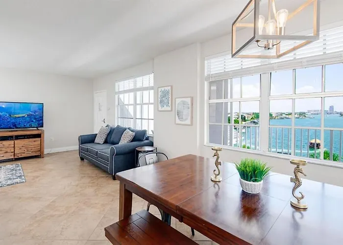 New 5 Min Walk To The Sleeps 9 Clearwater Beach