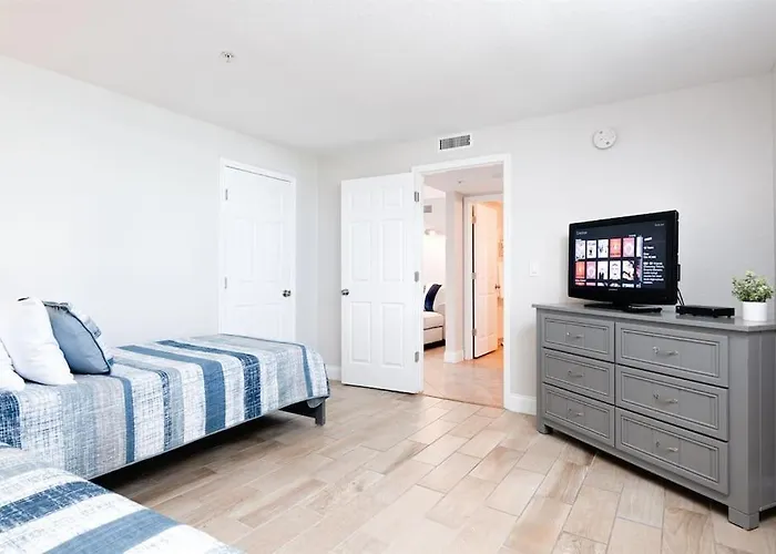 New 5 Min Walk To The Sleeps 9 *