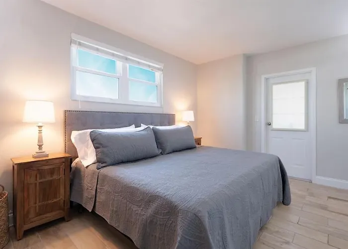 New 5 Min Walk To The Sleeps 9 Clearwater Beach